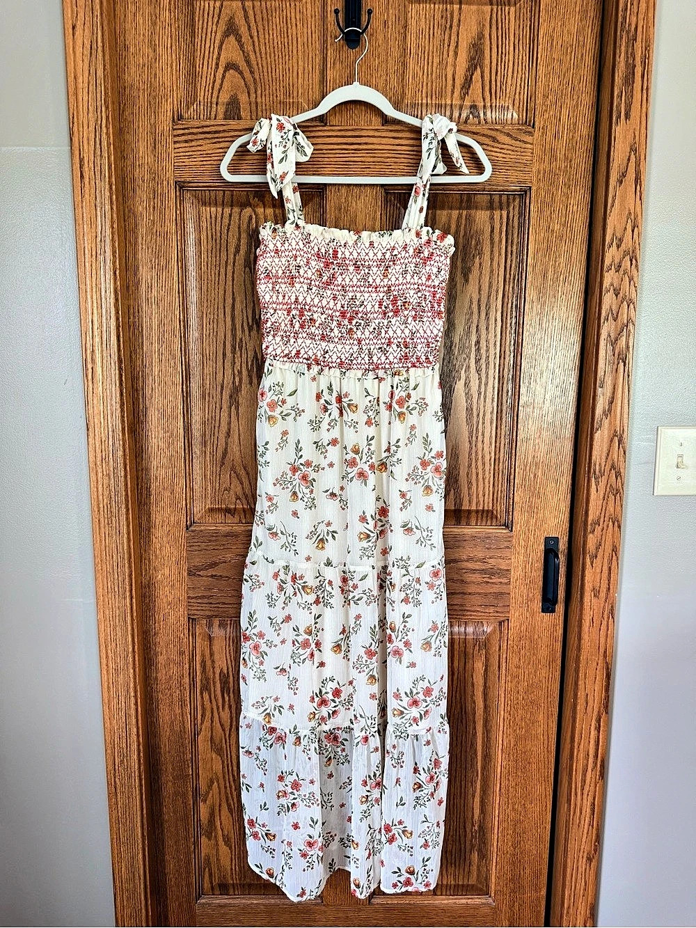 Lauren Conrad Floral Smocked Maxi Dress in White & Red Size XS Like New